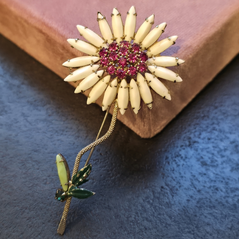 Vintage HENRY SCHREINER Daisy PIN Brooch Rhinestone Milk Glass